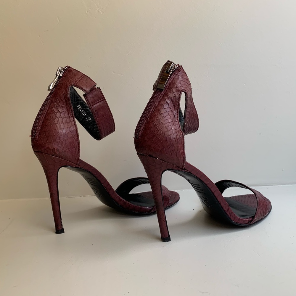 Genuine Snakeskin High Heels - Picture 3 of 8